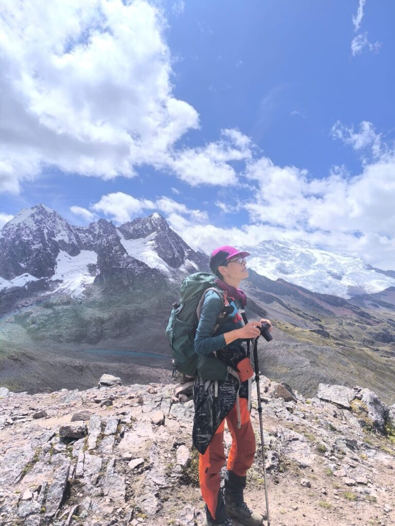 trekking to machupicchu